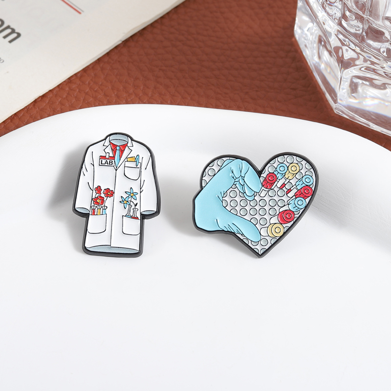 Pins de esmalte con diseño de  - Medical Lab Gifts reseña y precio