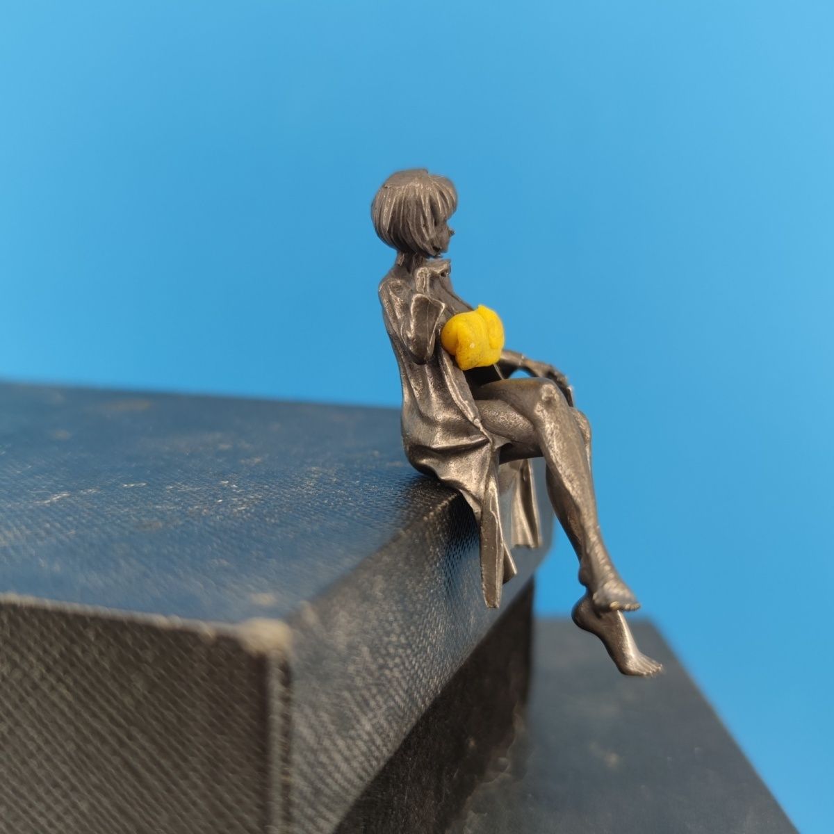 Escultura de médico femenino d - Medical Lab Officer reseña y precio